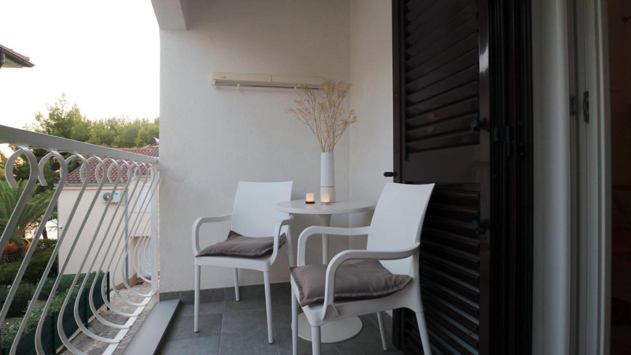 Apartment Ena - Lavica Podstrana Exterior photo